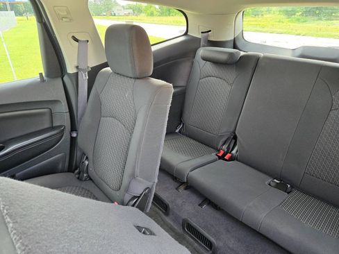 Used 2012 Chevrolet Traverse LT FWD image 12