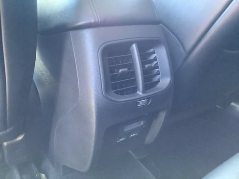 Used 2020 Jeep Cherokee Latitude Plus AWD/4WD image 23