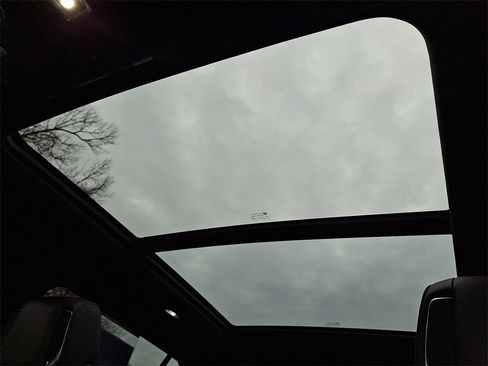 Used 2022 Cadillac Escalade ESV Sport w/ Touring Package image 16