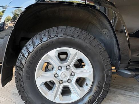 Used 2023 Toyota 4Runner SR5 Premium w/ Moonroof Package AWD/4WD image 11