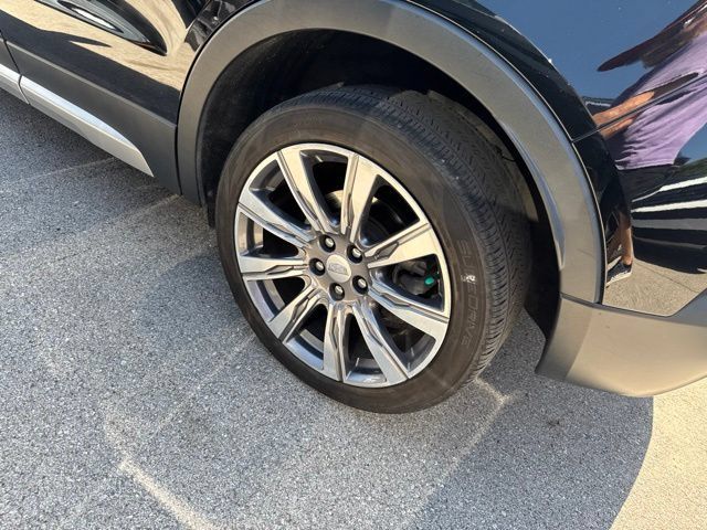 Used 2019 Cadillac XT4 Premium Luxury FWD image 9