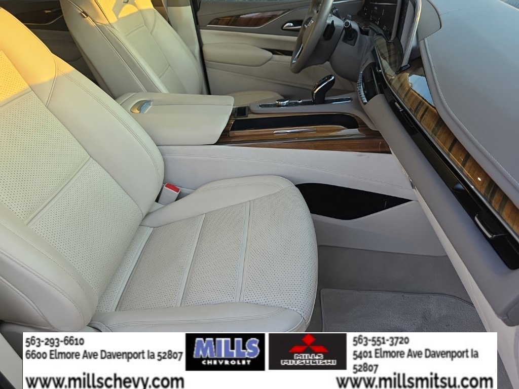 Used 2022 Cadillac Escalade ESV Sport Platinum w/ LPO, ONYX Package AWD/4WD image 22