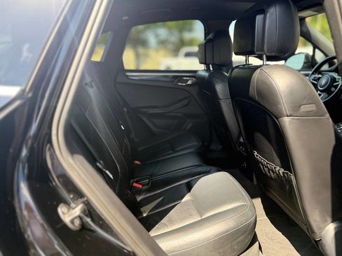 Used 2015 Porsche Macan S image 23