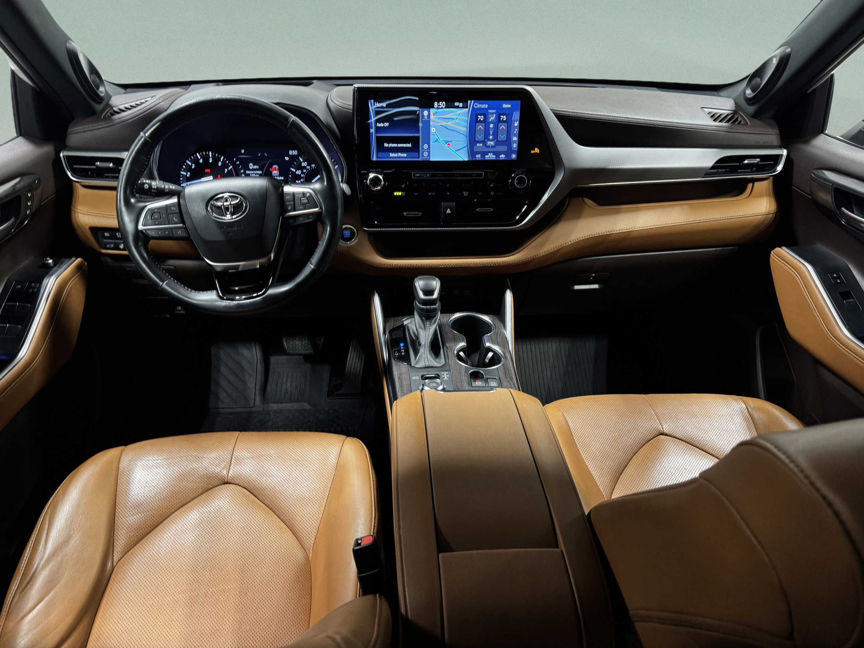 Used 2021 Toyota Highlander Platinum AWD/4WD image 16