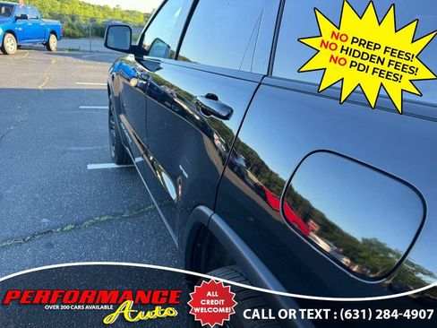 Used 2019 Jeep Grand Cherokee Laredo AWD/4WD image 19