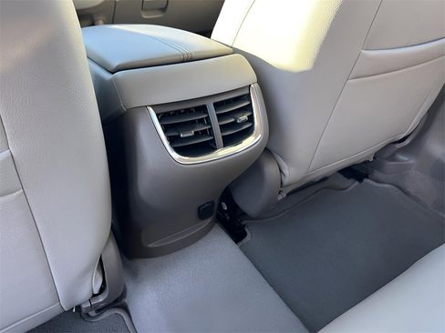 Used 2020 Chevrolet Malibu LT image 13