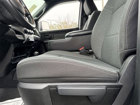 Used 2024 RAM 3500 Tradesman w/ Chrome Appearance Group image 12