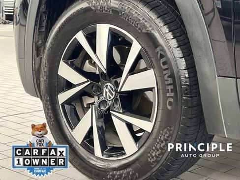 Certified 2023 Volkswagen Atlas Cross Sport SE FWD image 7