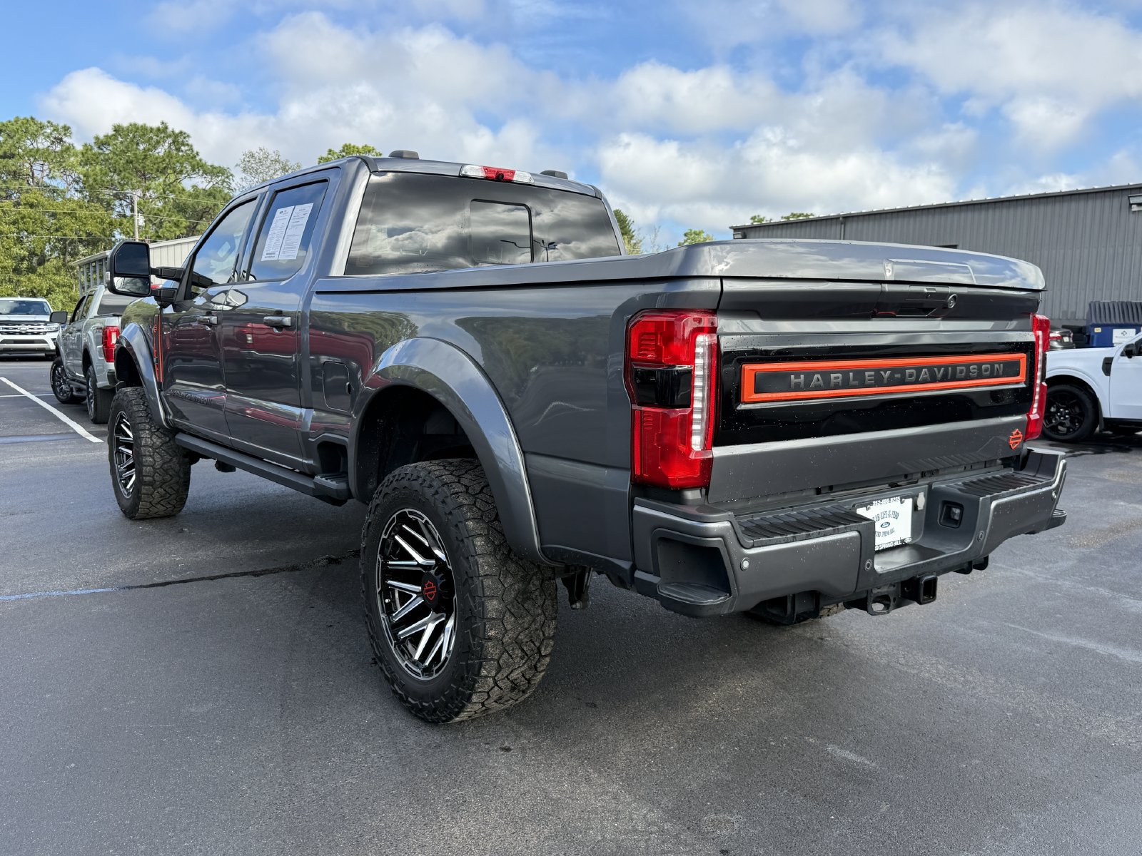 Used 2023 Ford F250 Lariat w/ Lariat Ultimate Package AWD/4WD image 6