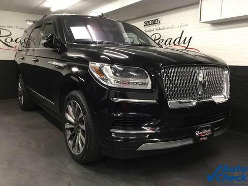 Used 2019 Lincoln Navigator Select w/ Technology Package AWD/4WD image 3
