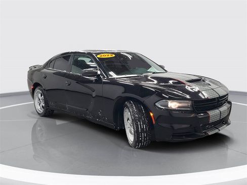 Used 2020 Dodge Charger SXT w/ Leather Interior Group image 2