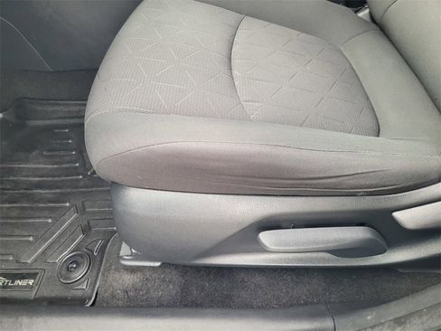 Used 2019 Toyota RAV4 XLE image 28