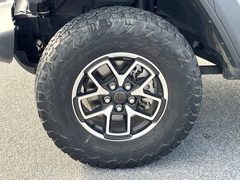 Used 2025 Jeep Wrangler Unlimited Rubicon AWD/4WD image 15