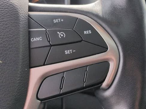 Used 2019 Jeep Grand Cherokee Altitude AWD/4WD image 26