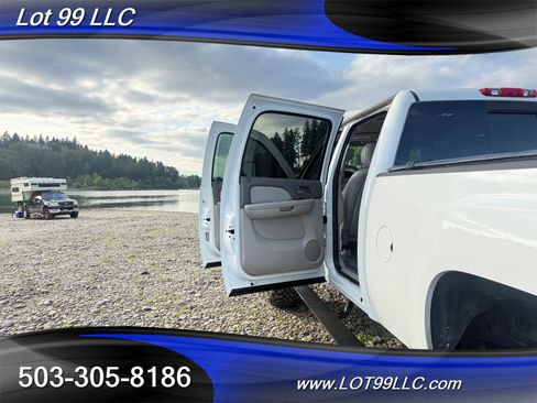 Used 2009 GMC Sierra 2500 SLT w/ Entertainment Package AWD/4WD image 41