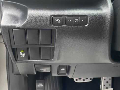 Used 2015 Lexus IS 250 w/ F-Sport Package RWD image 18