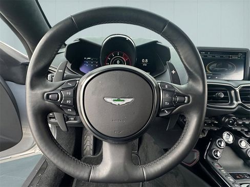 Used 2022 Aston Martin V8 Vantage Roadster image 18