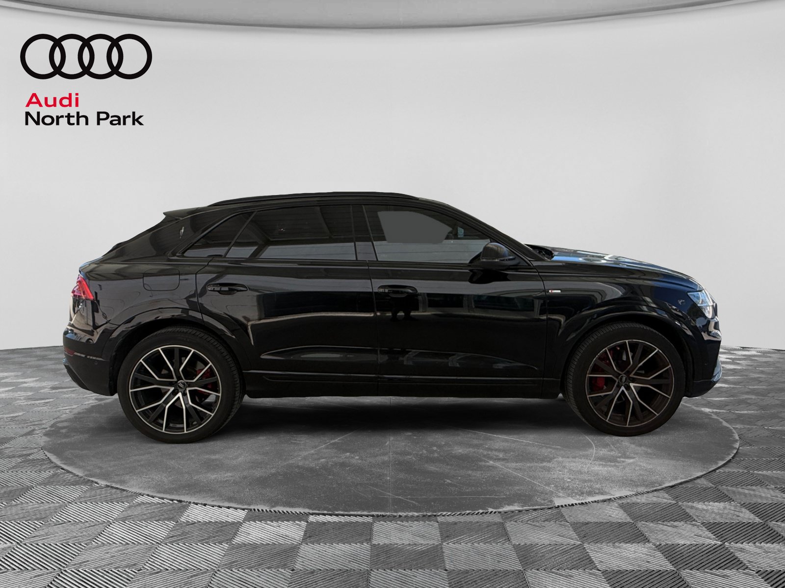 Used 2019 Audi Q8 Prestige w/ Adaptive Chassis Package AWD/4WD image 6