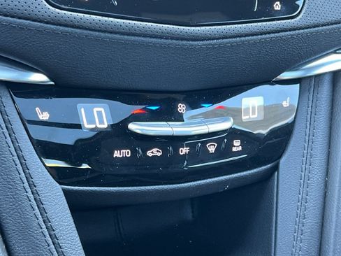 Used 2025 Cadillac XT5 Premium Luxury w/ Technology Package AWD/4WD image 27