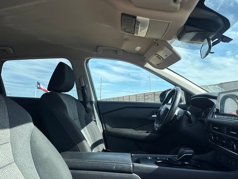 Certified 2025 Nissan Rogue SV FWD image 25