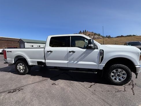 Used 2024 Ford F350 XLT w/ Snow Plow/Camper Package AWD/4WD image 2