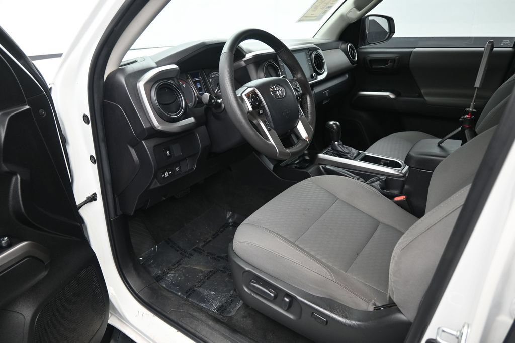 Used 2023 Toyota Tacoma SR5 AWD/4WD image 11