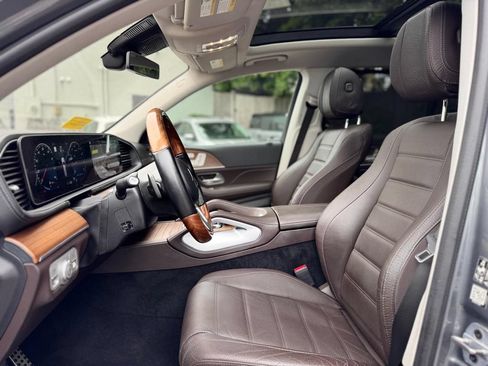 Used 2023 Mercedes-Benz GLS 580 4MATIC image 18