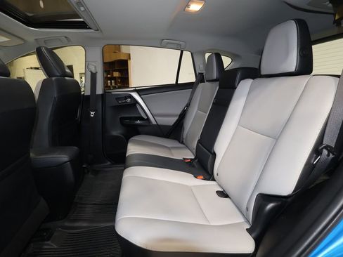 Used 2017 Toyota RAV4 Limited image 15