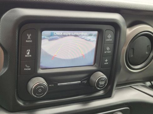 Used 2019 Jeep Wrangler Unlimited Sport S AWD/4WD image 25