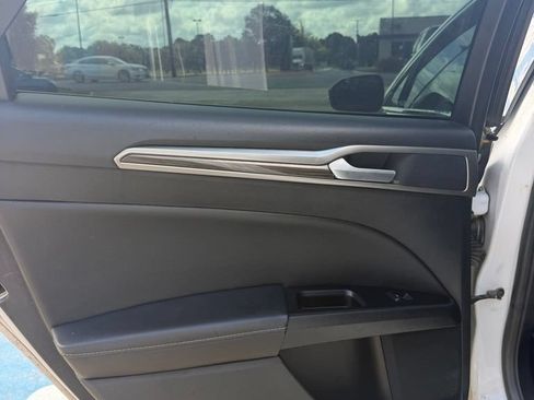 Used 2019 Ford Fusion SEL FWD image 8