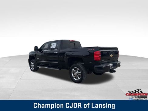 Used 2019 Chevrolet Silverado 2500 High Country w/ Duramax Plus Package image 3