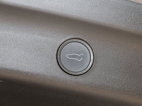 Used 2022 Tesla Model Y Long Range image 49