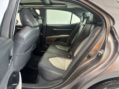 Used 2020 Toyota Camry XLE w/ Driver Assist Package FWD image 12