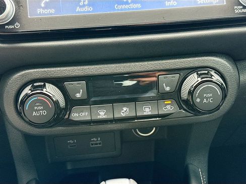 Used 2023 Nissan Kicks SR w/ SR Premium Package image 16