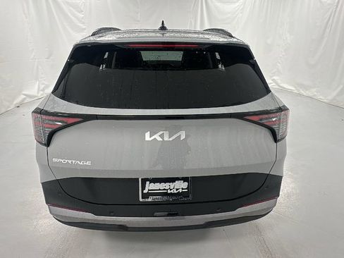 New 2026 Kia Sportage EX image 4