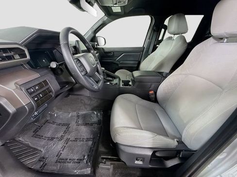 Certified 2024 Toyota Tacoma SR5 AWD/4WD image 19