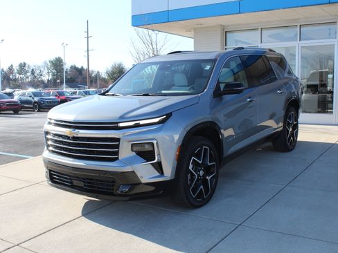 New 2026 Chevrolet Traverse High Country w/ LPO, Floor Liner Package image 7