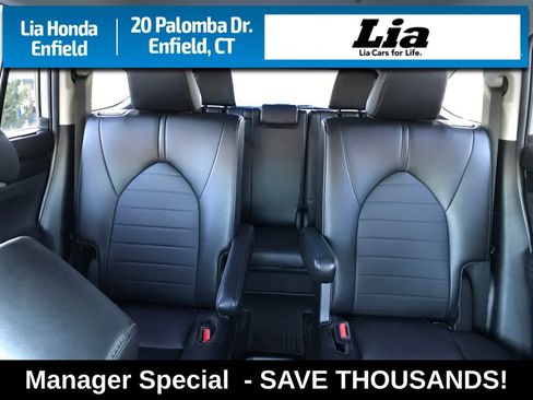 Used 2023 Toyota Highlander XLE image 8