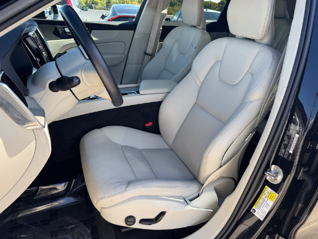 Used 2024 Volvo XC60 B5 Plus w/ Protection Package Premier AWD/4WD image 16