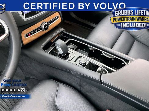 Certified 2024 Volvo XC90 B5 Plus w/ Protection Package Premier AWD/4WD image 18
