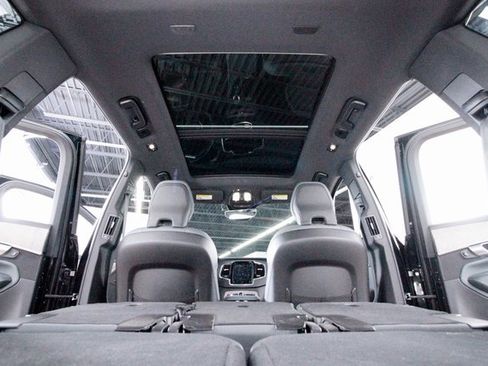 Certified 2024 Volvo XC90 T8 Ultimate w/ Protection Package Premier image 39