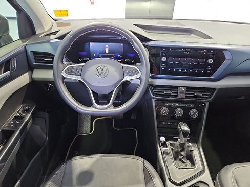 Certified 2023 Volkswagen Taos SE w/ Panoramic Sunroof Package FWD image 14