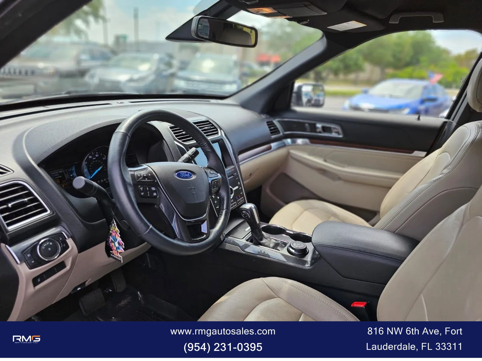 Used 2019 Ford Explorer Limited w/ Ford Safe & Smart Package AWD/4WD image 13