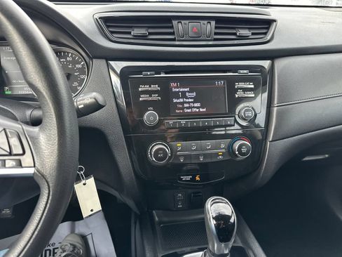 Used 2017 Nissan Rogue S AWD/4WD image 22