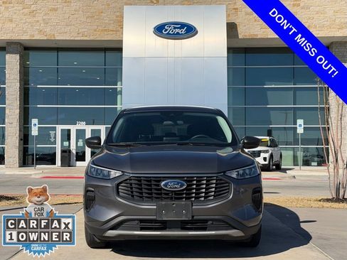 Used 2023 Ford Escape Active w/ Cold Weather Package image 2