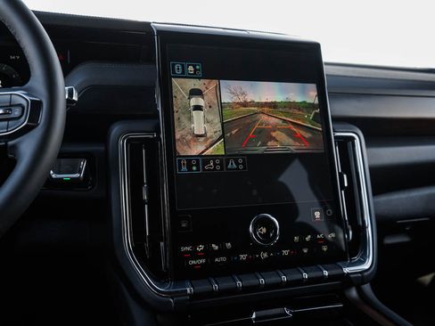 New 2026 GMC Yukon Denali w/ Sun & Power Step Package AWD/4WD image 27