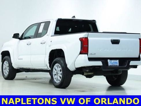 Used 2025 Toyota Tacoma SR5 AWD/4WD image 5