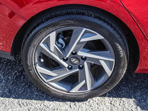 Certified 2025 Hyundai Elantra Sport w/ Cargo Package image 11