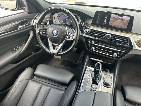 Used 2019 BMW 530i xDrive AWD/4WD image 11