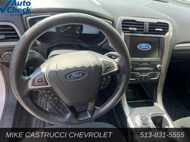 Used 2019 Ford Fusion SE FWD image 7